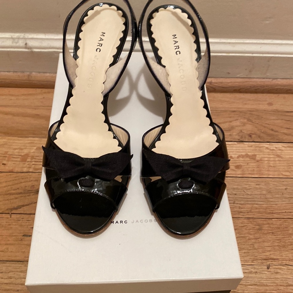 Marc Jacobs Black Patent Leather Slingback Heels